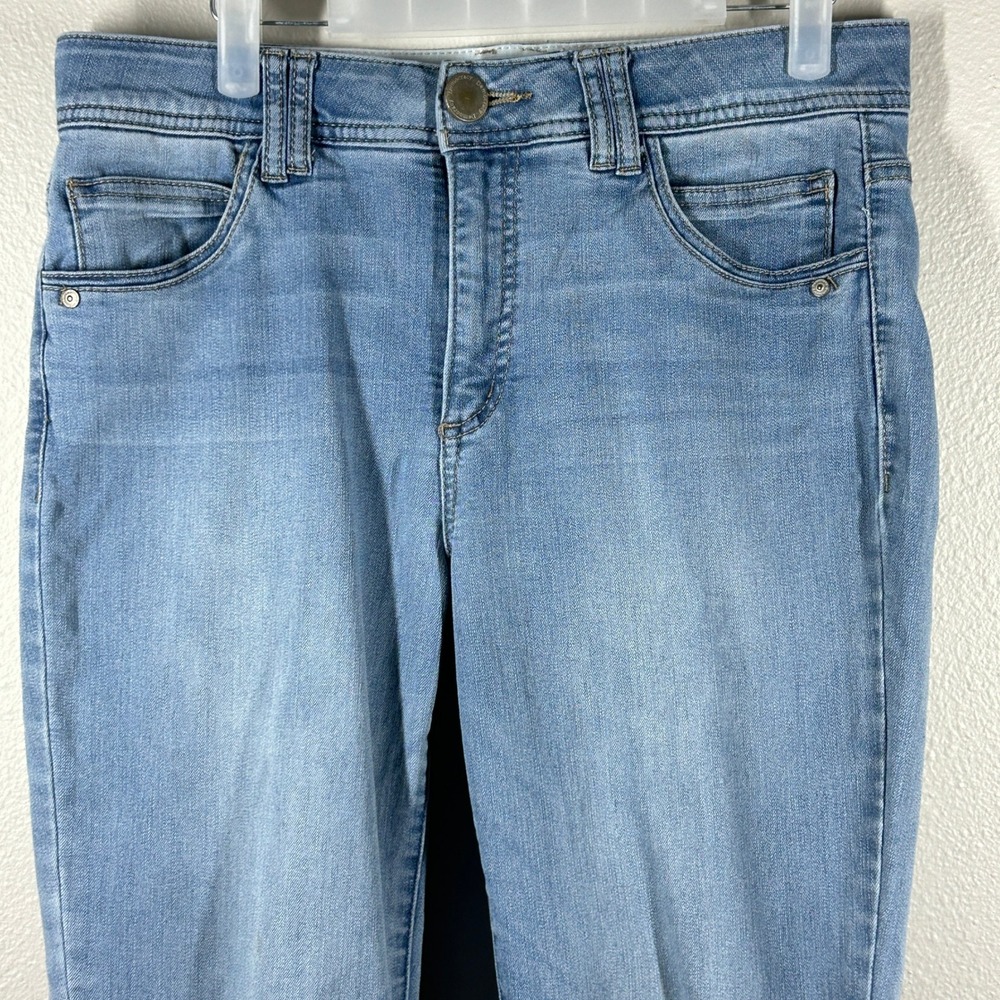 Democracy Ab Solution Straight Leg Jeans Light Wash Frayed Hem Size 8